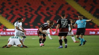 Trendyol Süper Lig: Gaziantep FK: 0 - Çaykur Rizespor: 2 (İlk yarı)