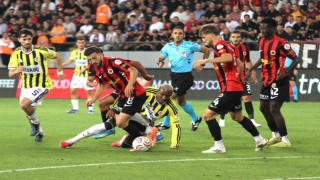Trendyol Süper Lig: Gençlerbirliği: 1 - Fenerbahçe: 1 (İlk yarı)