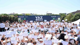 TÜGVA Sultangazi 2026 Yaz Okulu Kapanış Programında öğrencilere sertifikaları verildi