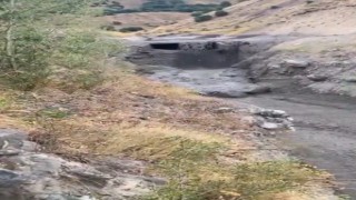 Tuncelide heyelan anı kameralara yansıdı