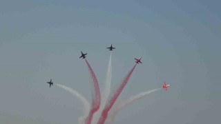 Türk Yıldızlarından Yalova semalarında nefes kesen gösteri