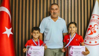 Türkiye derecesi yapan minik güreşçiler milli takım kampına gidiyor