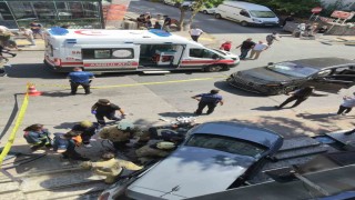 Ümraniyede cip ile otomobil çarpıştı: 2si çocuk 4 yaralı
