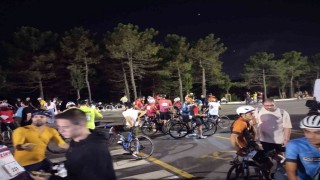 Ümraniyede gece bisiklet yarışı etkinliği ilk kez gerçekleştirildi