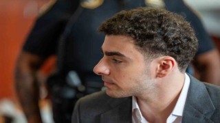 UnitedHealthcare CEOsunu öldürmekle suçlanan Mangione mahkemede suçunu kabul etti