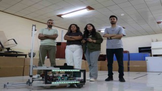 Üniversite öğrencileri fabrikalarda insan gücünü azaltacak yapay zekalı forklift geliştirdi