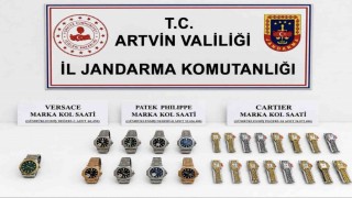 Ünlü markalara ait 56 milyonluk 25 adet kaçak kol saati gümrüğe takıldı