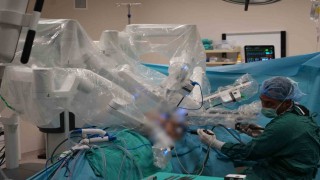 Ürolojide robotik ameliyatla üç boyutlu ve hassas cerrahi