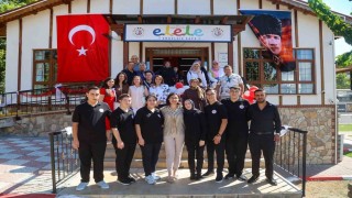Uşak Belediyesi özel bireyleri iş hayatına kazandıran kafeyi hizmete açtı
