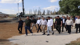 Vali Çelik, Karlıovadaki eğitim yatırımlarını yerinde inceledi