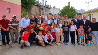 Vali Eldivan, yangınzedeleri yalnız bırakmadı