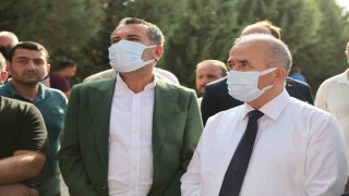 Vali Hatipoğlu yangın bölgesinde: İlk tespitlere göre 5 işçimiz hafif düzeyde yaralandı