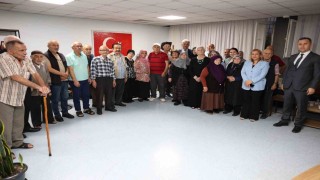 Vali Makas doğum günü sevincine ortak oldu
