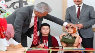 Vali Makas, Kültür Mahallesinde öğrencilerle buluştu