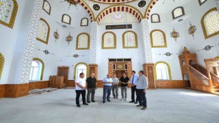 Vali Ustaoğlu Edremitte yapımı süren cami inşaatını inceledi