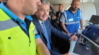 Vali Yılmaz, yerli ve milli elektrikli lokomotif E5000i sürdü