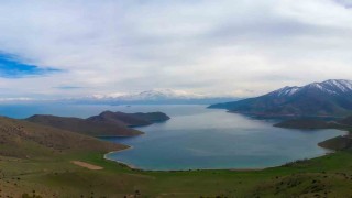 Van Gölünün eşsiz güzelliği Deveboynu Yarımadası ‘Milli Park ilan edildi