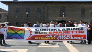 Van İnsan Hakları Derneğinin LGBT bayrağı açmasına Diyarbakırdan tepki
