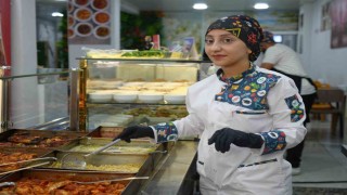 Yapamazsın diyenlere aldırış etmedi, 19 yaşında kendi işini kurdu