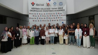 Yapay zeka okuryazarı öğretmen akademisi programı sona erdi