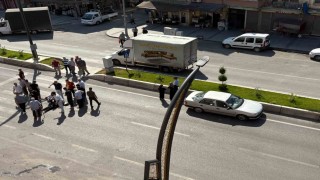 Yaya geçidinde otomobilin çarptığı yaşlı adam yaralandı