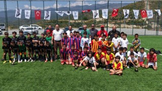 Yaylacık Mahallesi’ne Yeni Halı Saha Kazandırıldı