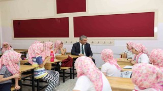 Yaz kurslarında çocukların neşesi geleceğe umut oluyor