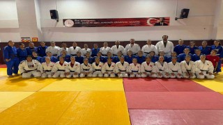 Yıldız Kadın Judo Milli Takımı, Salihlide güç topluyor