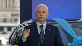 YKS birincilerine Togg marka otomobil hediye edildi