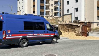 Yokuşta devrilen traktörün sürücüsü yaralandı