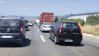 Yol çalışması uzun araç kuyruklarına sebep oldu