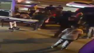 Yolun karşısına geçerken otomobil çarptı: 1i ağır 2 yaralı