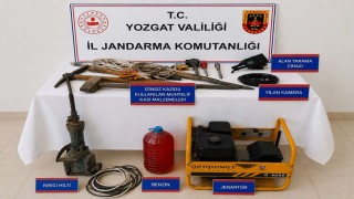 Yozgattaki kaçak kazıda çeşitli malzemeler ele geçirildi