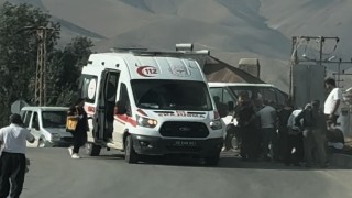 Yüksekovada iki araç çarpıştı: 4 yaralı
