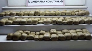 Yüksekova'da zehir tacirlerine darbe: 253 kilogram esrar ele geçirildi