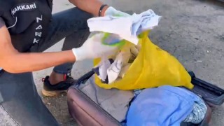 Yüksekovada zehir tacirlerine darbe: Kıyafetlere emdirilmiş 13 kilo metamfetamin ele geçirildi