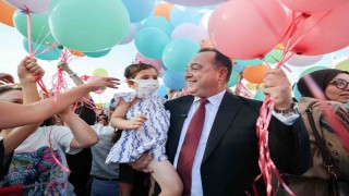 Zafer Bayramında çocukların yüzü güldü