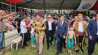 Zengibar Karakucak Güreşlerinin başpehlivanı Feyzullah Aktürk