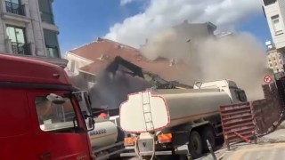 Zeytinburnunda yıkım sırasında 4 katlı bina aniden çöktü