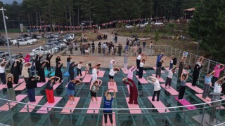 Zorkun Yaylası’nda Gün Batımına Karşı Yoga Keyfi