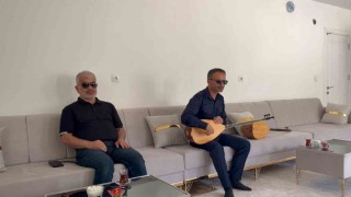 10 yaşındayken gözlerini kaybetti, hiç görmediği bağlamayla geleceğine ışık tuttu