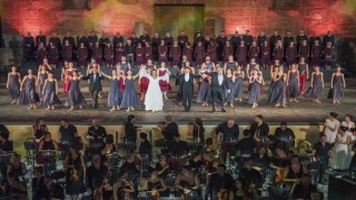 33. Uluslararası Aspendos Opera ve Bale Festivali'nde Carmina Burana seyirciyle buluştu