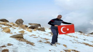 4 bin 811 metrelik Savalan Dağı zirvesine tırmanış