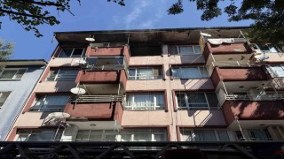 4 katlı binanın üst katında çıkan yangın paniğe neden oldu
