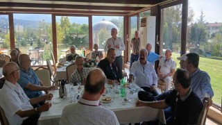 50 yıl önce okul sırasında başlayan dostluklarını tazelediler