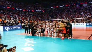 A Milli Kadın Voleybol Takımı, Avrupa Şampiyonasında yarı finale yükseldi