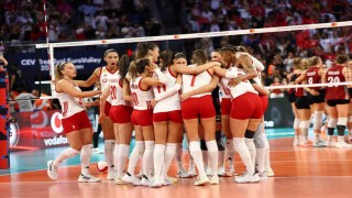 A Milli Kadın Voleybol Takımı final için Sırbistan karşısında