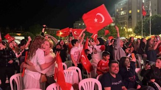 A Milli Kadın Voleybol Takımının Avrupa şampiyonluğu Çorumda coşkuyla kutlandı