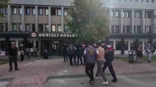 Adliyeye sevk edilen şüphelilere ailelerinden ibretlik tepki
