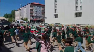Ağrı'da "Uçurtmalar Vurulmasın, Gökyüzü Çocuklara Kalsın" etkinliği düzenlendi